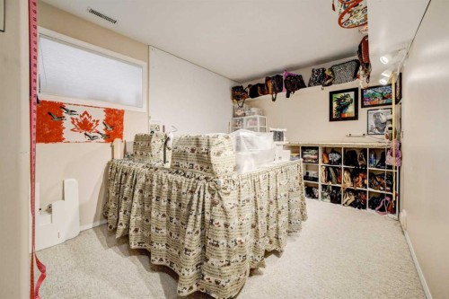 50 Sarcee Place West, Lethbridge, AB - Indoor