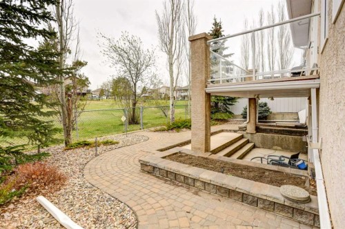 50 Sarcee Place West, Lethbridge, AB - Outdoor