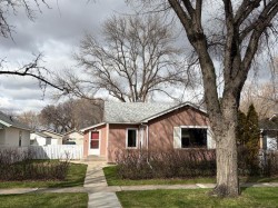 810 12A Street NORTHLethbridge, AB T1H 2K5