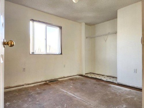 234 49 Ave E, Claresholm, AB - Indoor Photo Showing Other Room