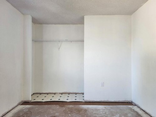 234 49 Ave E, Claresholm, AB - Indoor Photo Showing Other Room