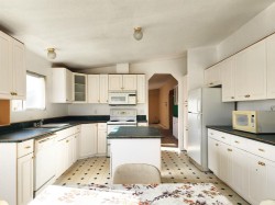 234 49 Ave E Claresholm, AB T0L 0T0