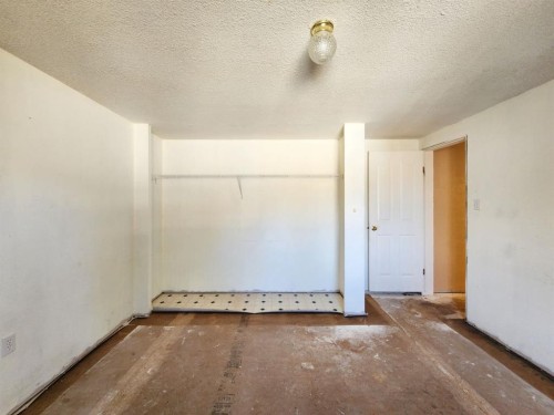 234 49 Ave E, Claresholm, AB - Indoor Photo Showing Other Room