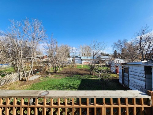 234 49 Ave E, Claresholm, AB - Outdoor