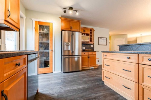 4214 56 Street, Taber, AB - Indoor Photo Showing Kitchen