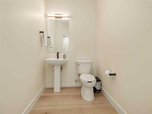 1036 Coalbrook Gate West, Lethbridge, AB - Indoor Photo Showing Bathroom