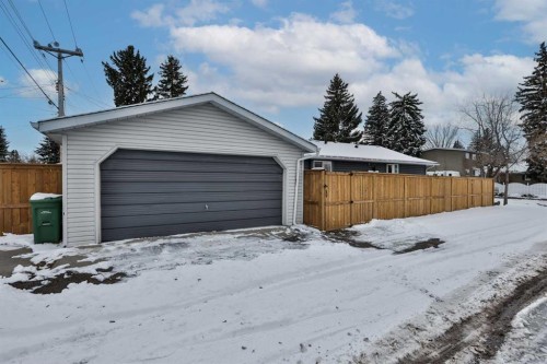 330 Wascana Crescent Se, Calgary, AB 