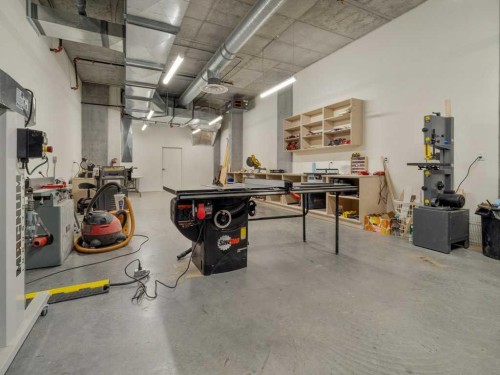 333-102 Scenic Drive North, Lethbridge, AB - Indoor