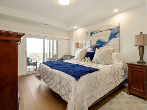 333-102 Scenic Drive North, Lethbridge, AB - Indoor Photo Showing Bedroom