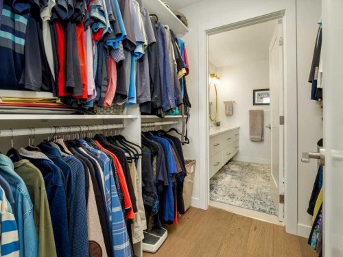 333-102 Scenic Drive North, Lethbridge, AB - Indoor With Storage