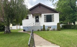 812 6 Street SOUTHLethbridge, AB T1J 2E8