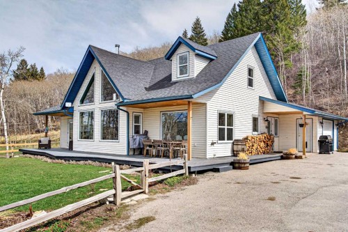 5 Villa Vega Acres, Lundbreck, AB 