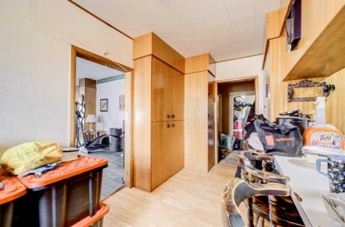 162 2 Avenue West, Cardston, AB - Indoor Photo Showing Other Room