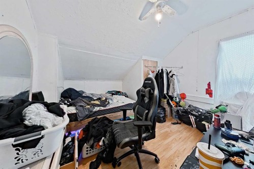 162 2 Avenue West, Cardston, AB - Indoor