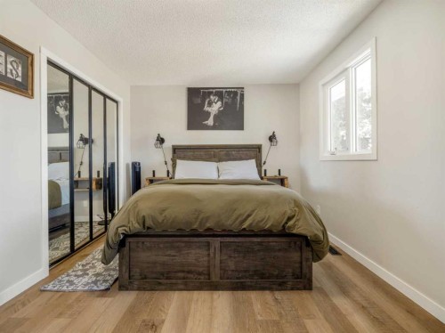 162 Purdue Court West, Lethbridge, AB - Indoor Photo Showing Bedroom