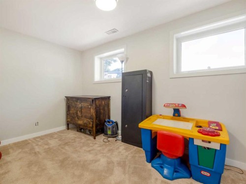 162 Purdue Court West, Lethbridge, AB - Indoor Photo Showing Other Room