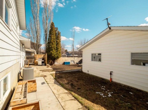 162 Purdue Court West, Lethbridge, AB - Outdoor With Exterior