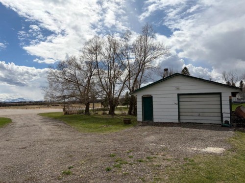24E 3 Avenue South, Hill Spring, AB - Outdoor