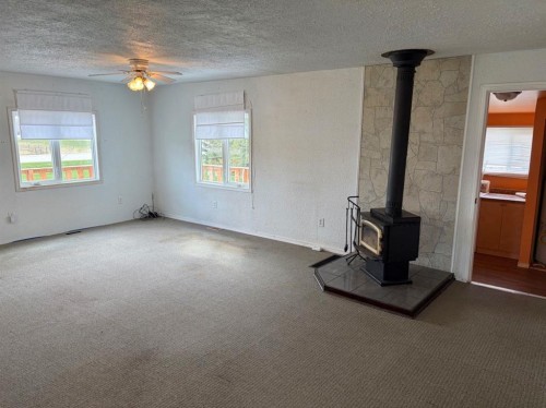 24E 3 Avenue South, Hill Spring, AB - Indoor Photo Showing Other Room