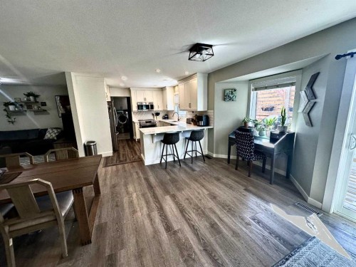 94050 Range Rd 214A, Rural Lethbridge County, AB - Indoor Photo Showing Other Room