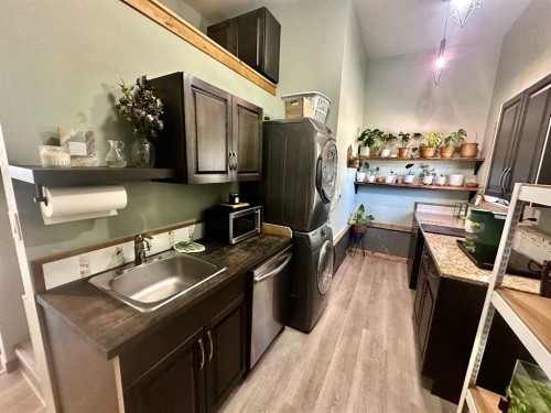 94050 Range Rd 214A, Rural Lethbridge County, AB - Indoor Photo Showing Kitchen