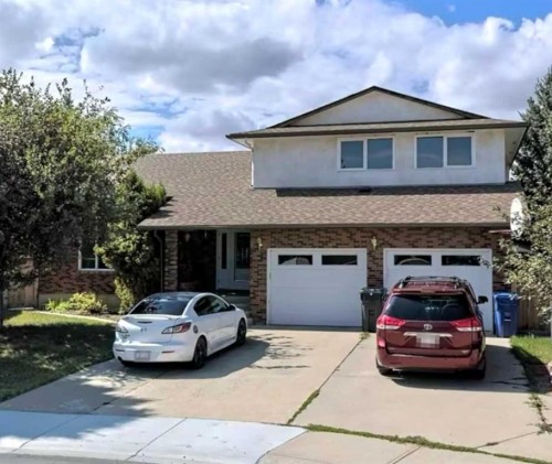 111 Temple Crescent West, Lethbridge, AB - Outdoor