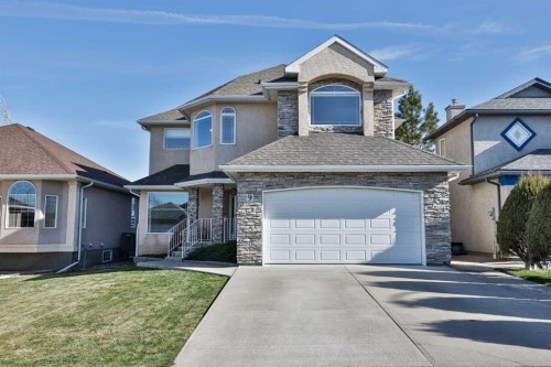 9 Fairmont Bay SOUTH Lethbridge, AB T1K 7J4