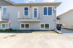 3(C)-4406 Lake Drive Coalhurst, AB T0L 0V2
