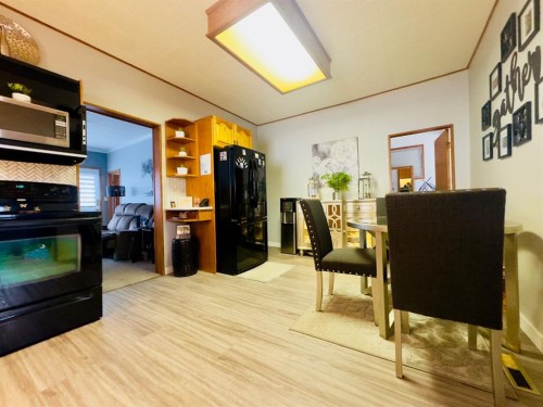 7710 24 Avenue, Coleman, AB - Indoor