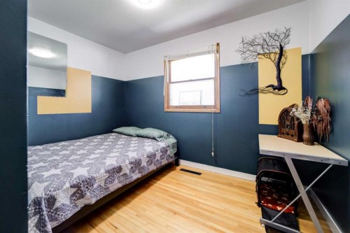 1126 23 North, Lethbridge, AB - Indoor Photo Showing Bedroom