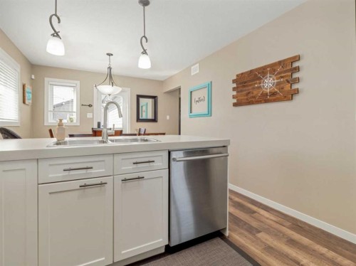 553 Mary Cameron Crescent North, Lethbridge, AB - Indoor Photo Showing Kitchen With Double Sink