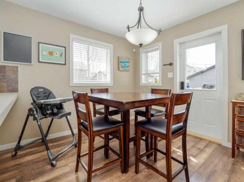 553 Mary Cameron Crescent North, Lethbridge, AB - Indoor Photo Showing Dining Room