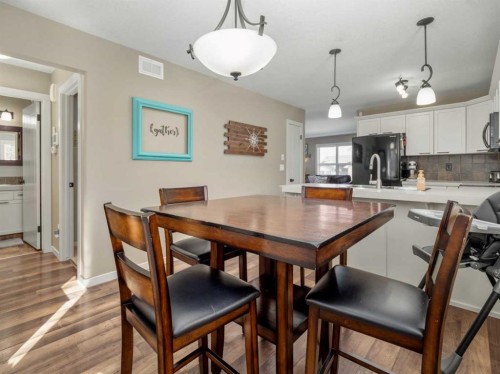 553 Mary Cameron Crescent North, Lethbridge, AB - Indoor Photo Showing Dining Room