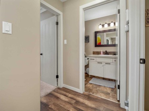 553 Mary Cameron Crescent North, Lethbridge, AB - Indoor Photo Showing Other Room