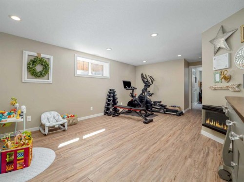 553 Mary Cameron Crescent North, Lethbridge, AB - Indoor Photo Showing Gym Room