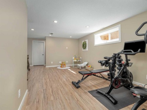 553 Mary Cameron Crescent North, Lethbridge, AB - Indoor Photo Showing Gym Room