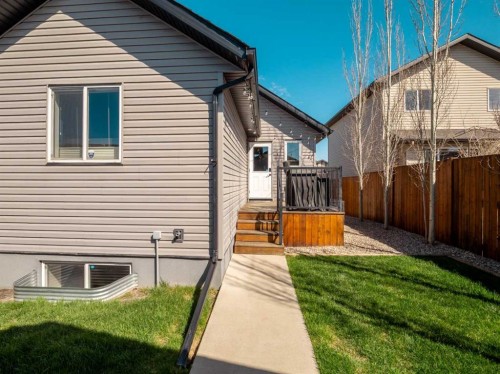 553 Mary Cameron Crescent North, Lethbridge, AB - Outdoor With Exterior