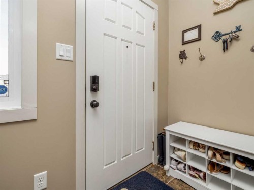 553 Mary Cameron Crescent North, Lethbridge, AB - Indoor Photo Showing Other Room