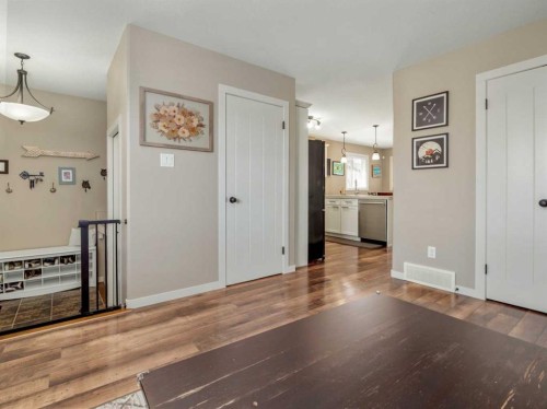 553 Mary Cameron Crescent North, Lethbridge, AB - Indoor Photo Showing Other Room