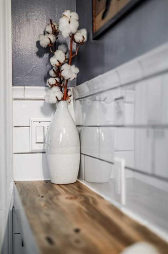 8630 17 Avenue, Coleman, AB - Indoor