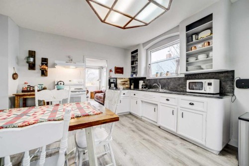 8630 17 Avenue, Coleman, AB - Indoor Photo Showing Kitchen