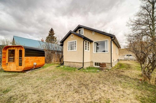 8630 17 Avenue, Coleman, AB - Outdoor