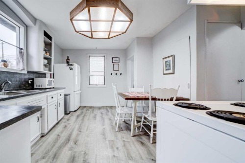 8630 17 Avenue, Coleman, AB - Indoor Photo Showing Kitchen