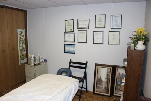 605 Rogers Avenue, Picture Butte, AB - Indoor Photo Showing Bedroom