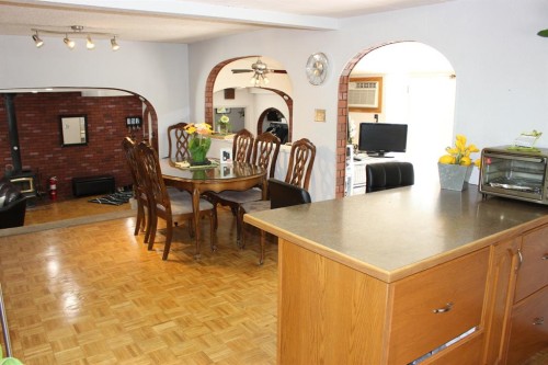 605 Rogers Avenue, Picture Butte, AB - Indoor Photo Showing Dining Room