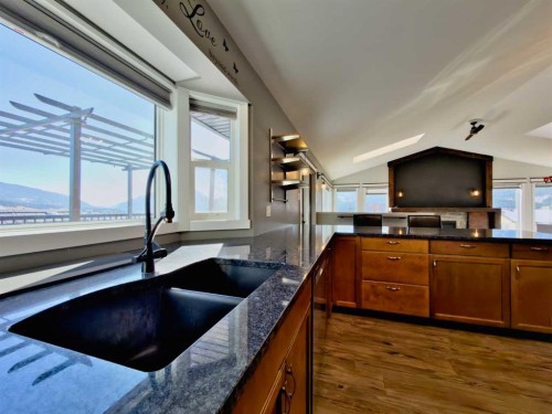 8149 26 Avenue, Coleman, AB - Indoor Photo Showing Kitchen With Double Sink