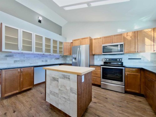 8149 26 Avenue, Coleman, AB - Indoor Photo Showing Kitchen