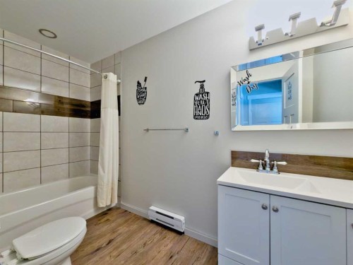8149 26 Avenue, Coleman, AB - Indoor Photo Showing Bathroom