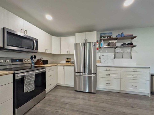 8149 26 Avenue, Coleman, AB - Indoor Photo Showing Kitchen