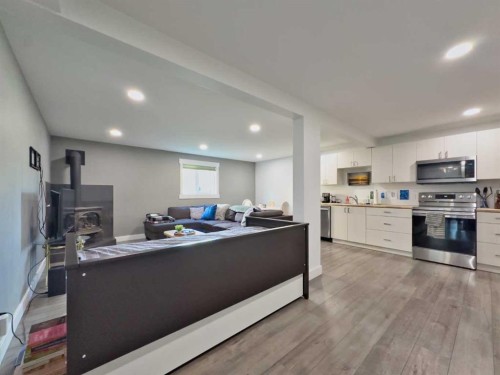 8149 26 Avenue, Coleman, AB - Indoor Photo Showing Kitchen